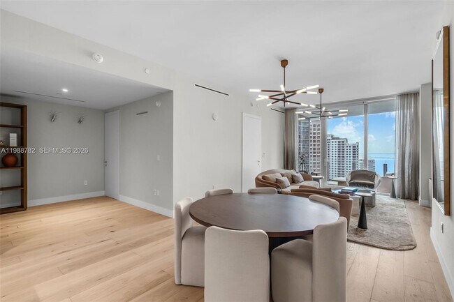 Foto del edificio - 300 Biscayne Blvd Way