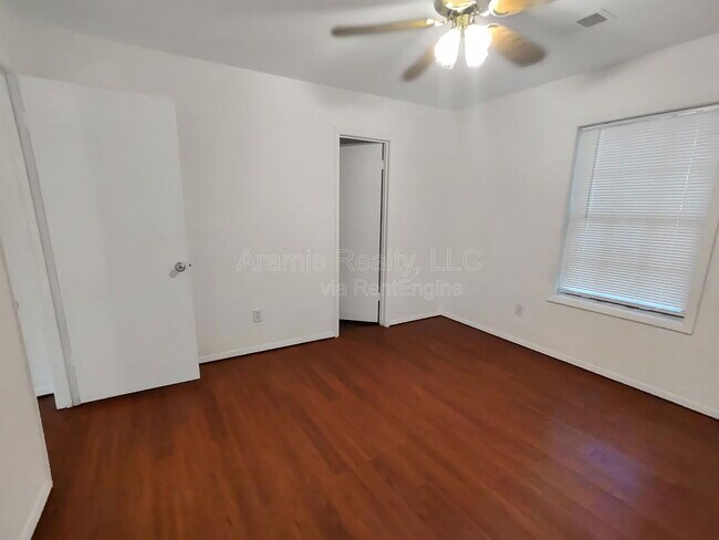 Foto del edificio - 3034 Destin Cir