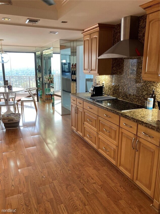 Foto principal - 3 br, 3 bath House - 1800 NE 114th St Apt ...