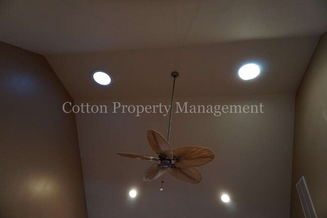 Building Photo - 1020 Ringlet Ct