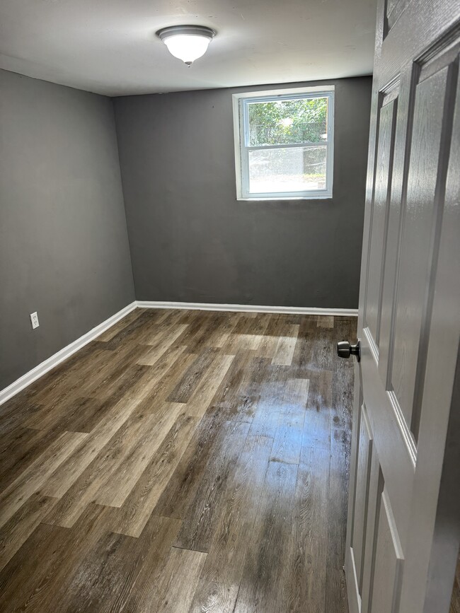 Foto del edificio - 1335 Yecker Ave