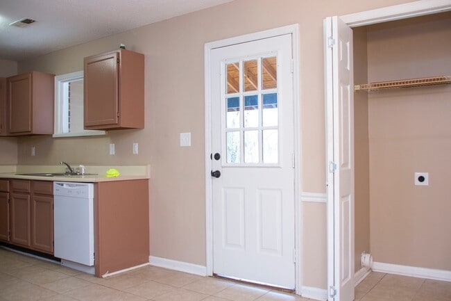 Building Photo - Half off first month rent move in special!