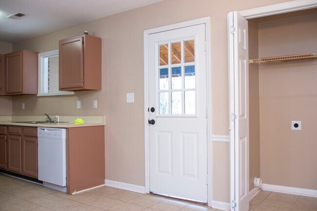 Foto del edificio - Half off first month rent move in special!
