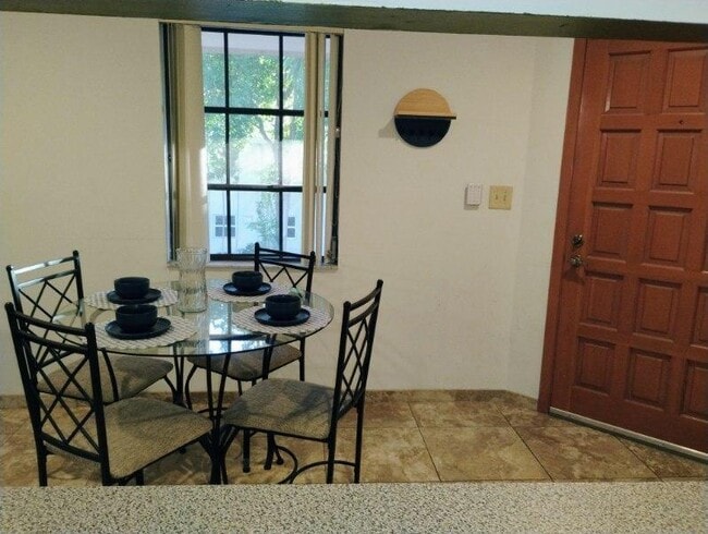 Foto del edificio - 1827 Middle River Dr