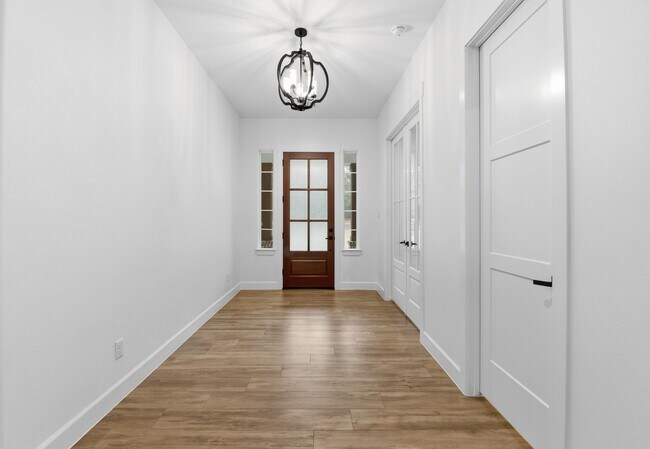 Foto del edificio - 19330 Veterans Rd