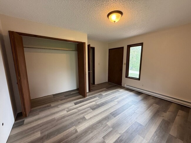 Building Photo - Live on the Mountain! 3bd/2ba Half Duplex