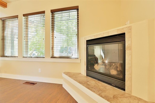 Building Photo - 3 br, 2.5 bath House - 20162 Merriewood Lane