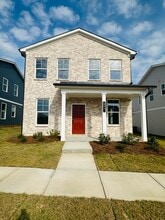 Building Photo - 853 York Aly