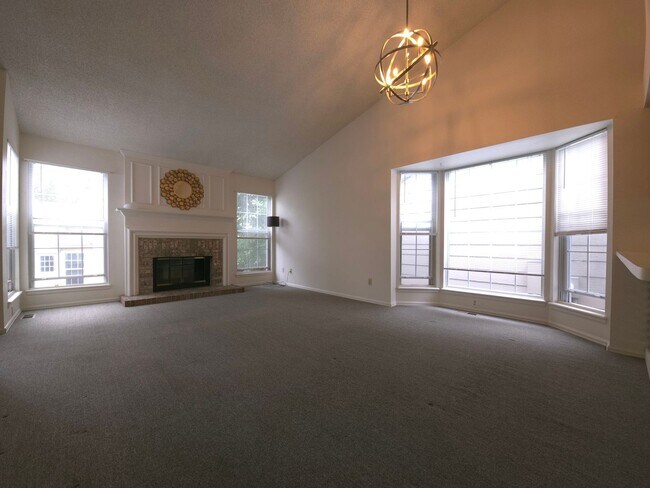 Foto del edificio - Spacious Tri-Level Home in Lafayette