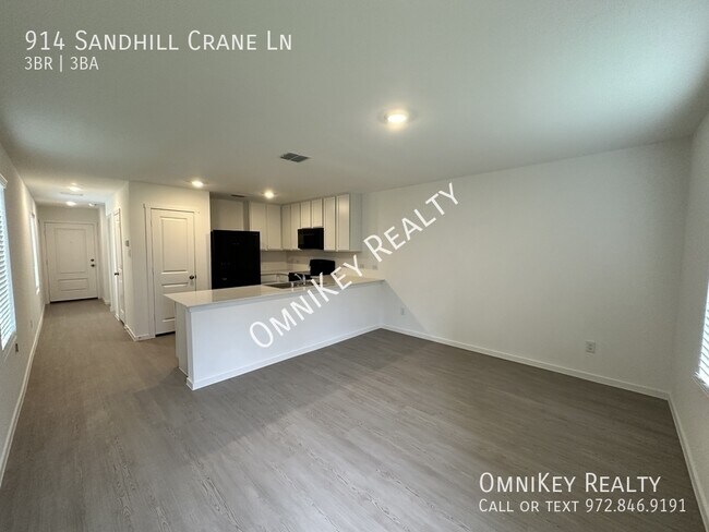 Foto del edificio - 914 Sandhill Crane Ln