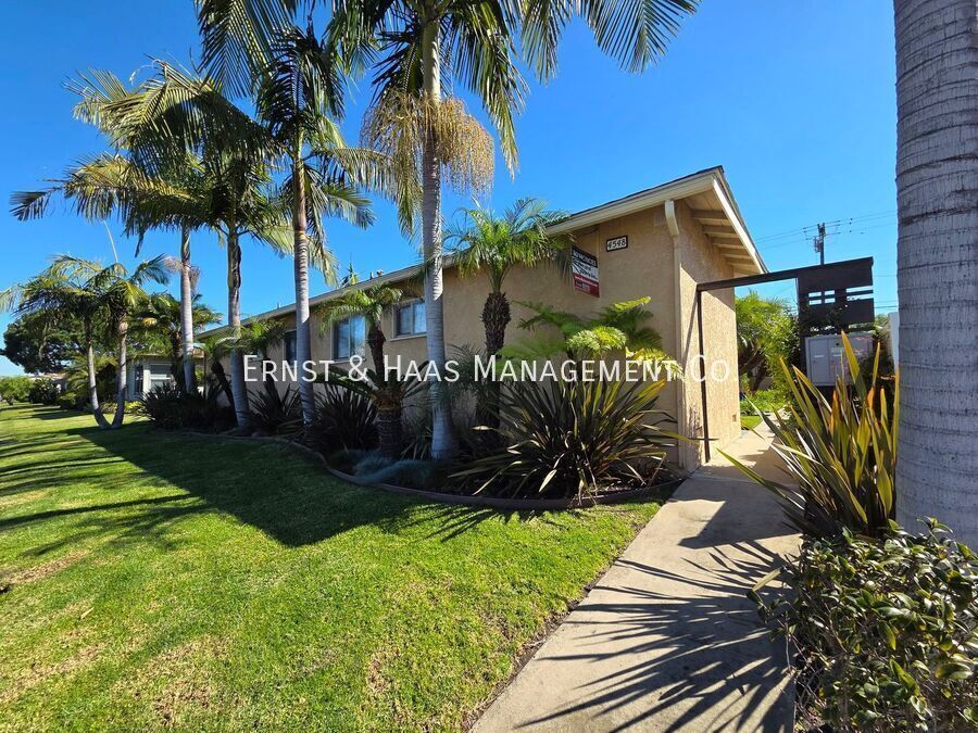 Building Photo - 4552 N Lakewood Blvd