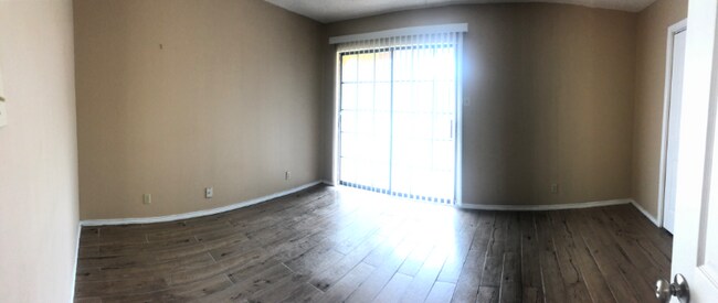 Foto del edificio - 2415 Idlewilde Dr