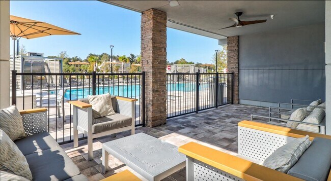 Foto del edificio - City Place at Celebration Pointe