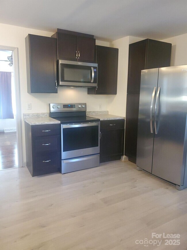 Foto del edificio - 3405 Erinbrook Ln