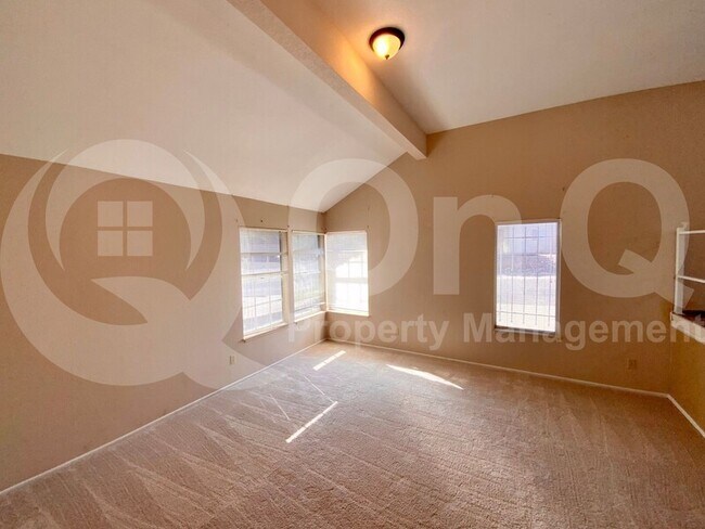Building Photo - 9537 E Ashford Dr