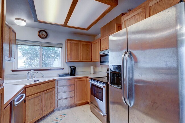 Foto del edificio - 3 Bed 2.5 Bath Townhome with Garage