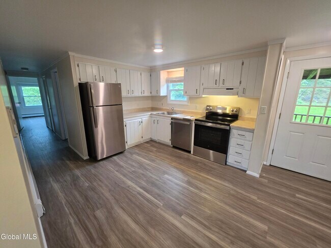Foto del edificio - 112 Carriage House Ln