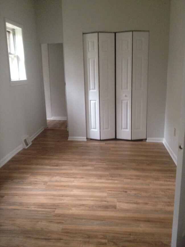 Foto del edificio - 5451 Ridge Ave
