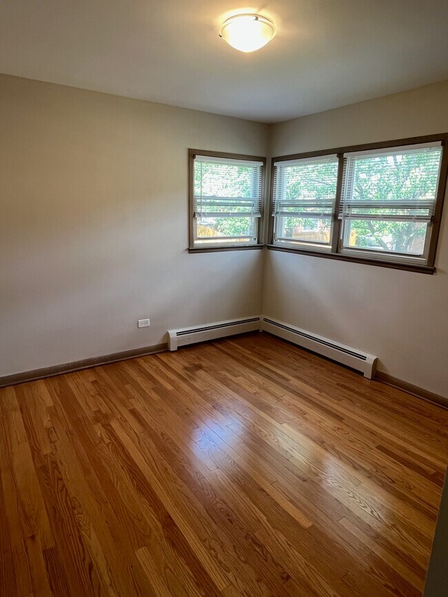 Foto del edificio - 1334 Woodview Ln