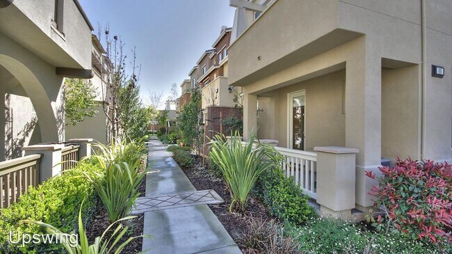 Foto del edificio - 3 br, 3.5 bath House - 60 Muller Place