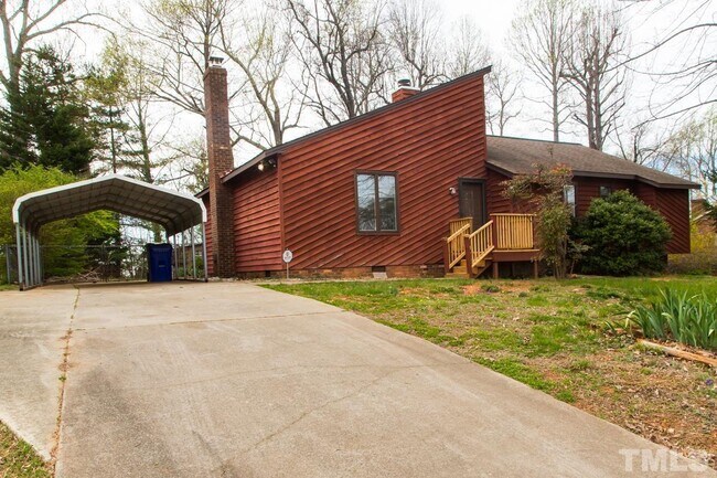 Building Photo - 703 N Carr St