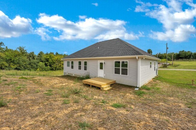 Building Photo - 920 12th Ave