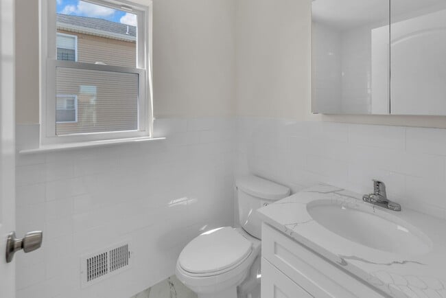 Building Photo - 86 Belmont Ave