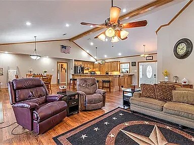 Foto del edificio - 235 Private Road 5834