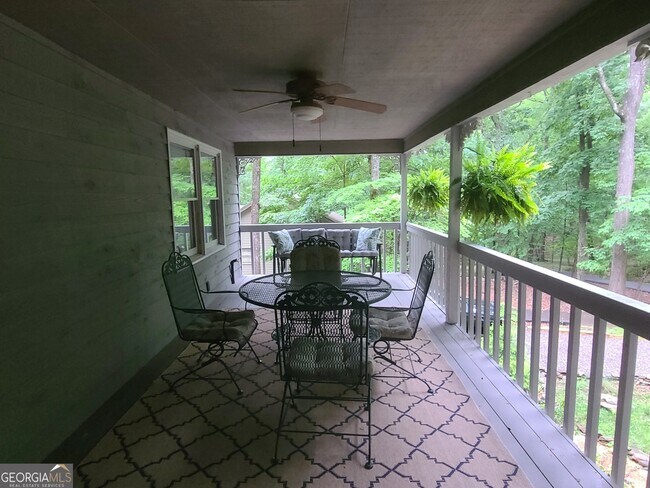 Building Photo - 120 Rocky Stream Ct