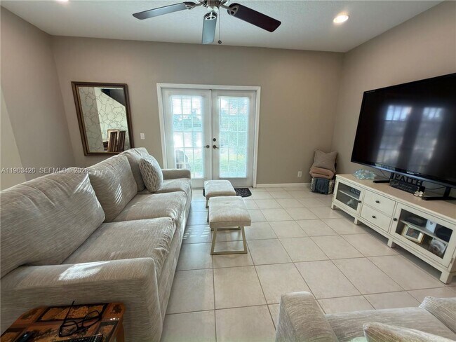 Foto del edificio - 1651 Hawthorne Pl