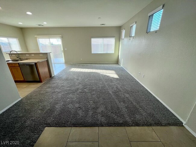 Building Photo - 3841 E Carisbrook Dr