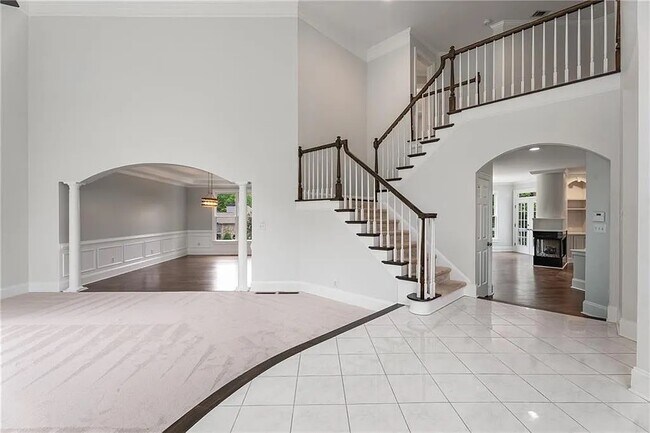 Building Photo - 710 Glen Royal Dr