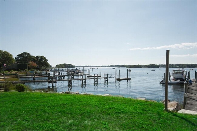 Building Photo - 36 Cedar Island Rd