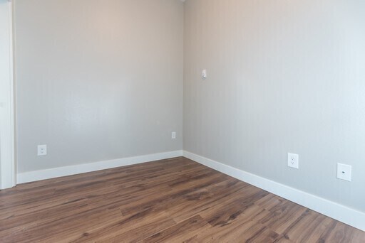 Building Photo - 1406 SW 12th Ave