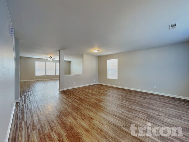 Foto del edificio - 1351 Waterlily Lane