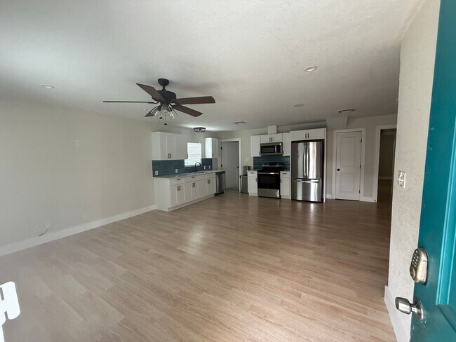 Foto del edificio - Lovely Denver Heights 3 Bed Home