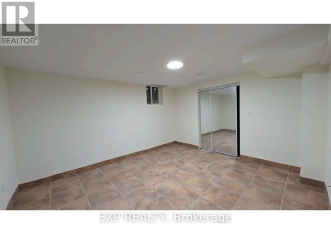 Building Photo - 105 Bayridge Dr