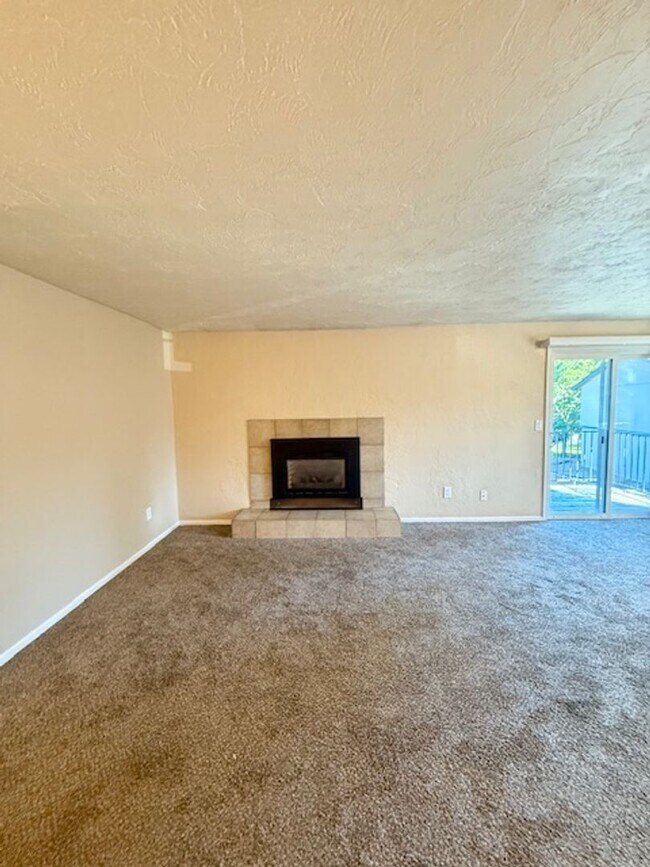 Foto del edificio - 1551 NW Newport Ave