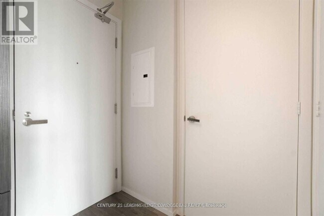 Building Photo - 159 Dundas St E