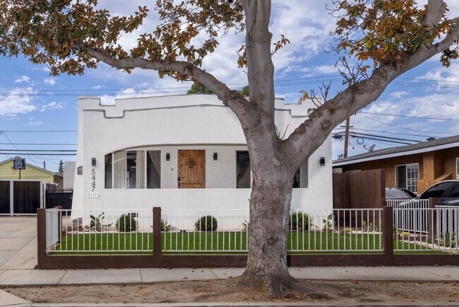 Foto del edificio - 5447 Lime Ave