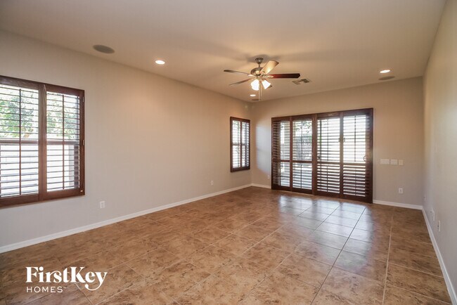 Building Photo - 10846 E Bella Via