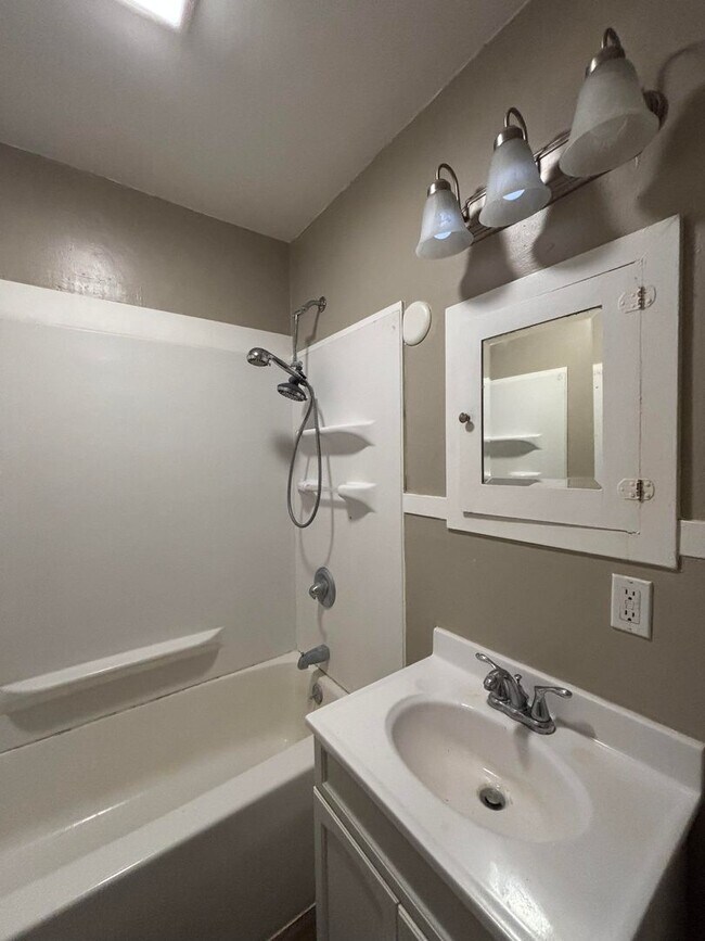 Building Photo - For Rent: 2 Bedroom Home with Bonus Room a...