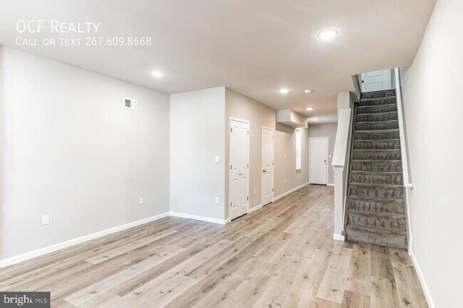 Building Photo - Newly Renovated W Philly Home