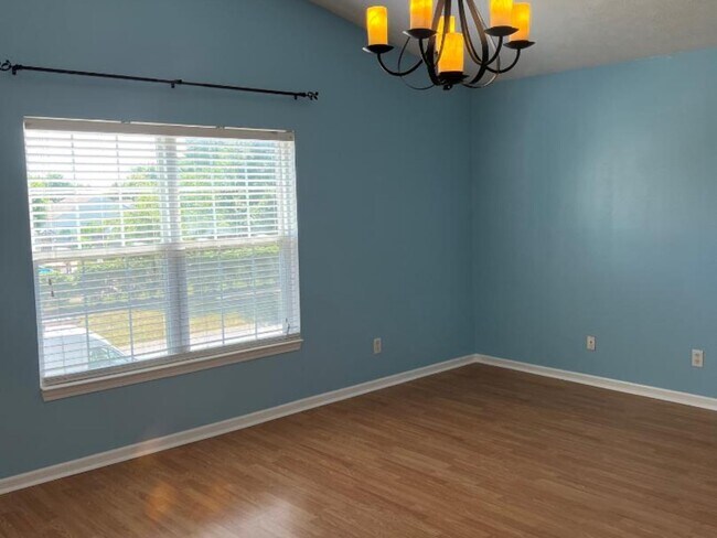 Foto del edificio - 1234 Linden Way