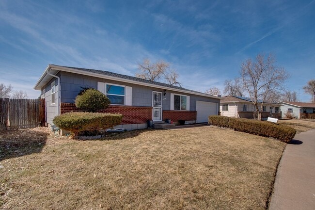 Building Photo - 5553 Crystal Way