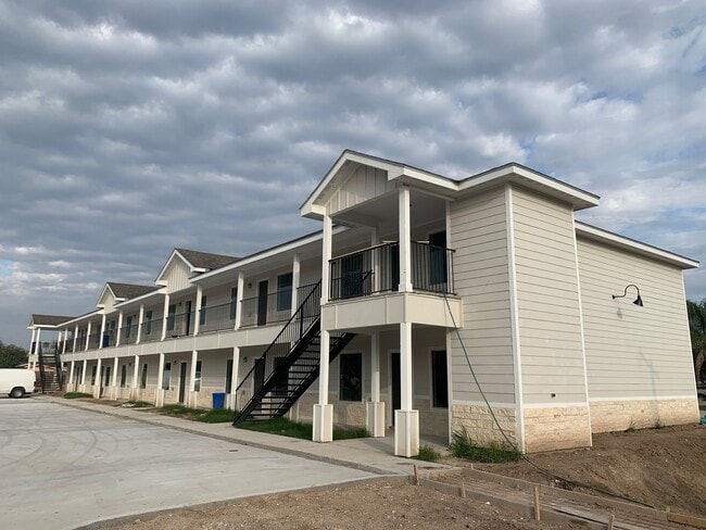 Building Photo - Kings Landing Apartments