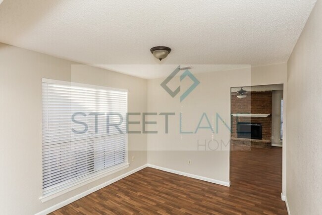 Foto del edificio - REDUCED!
