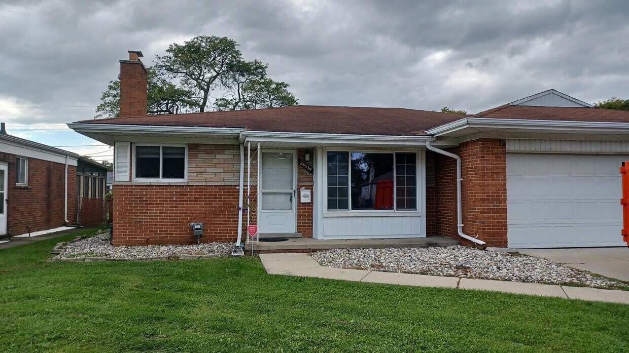 26539 Roan Dr, Warren, MI 48089 House for Rent in Warren, MI
