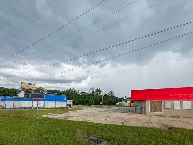 Foto del edificio - 230 Memorial Blvd