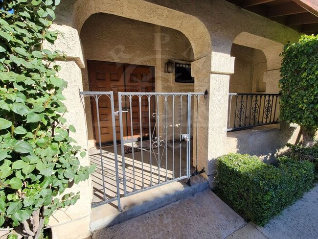 Building Photo - Spacious 2-Story Townhouse in El Monte